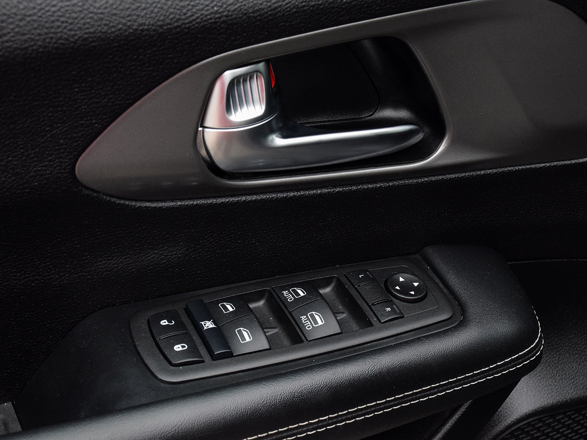 2025 Chrysler GRAND CARAVAN SXT-8