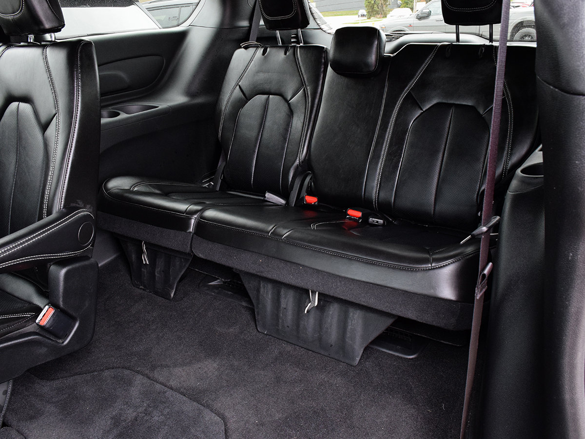 2025 Chrysler GRAND CARAVAN SXT-13