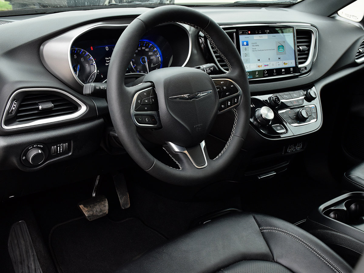 2025 Chrysler GRAND CARAVAN SXT-9