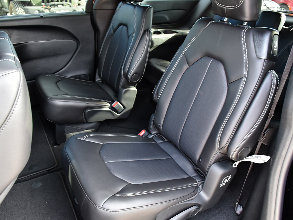 2026 Chrysler Grand Caravan SXT-13
