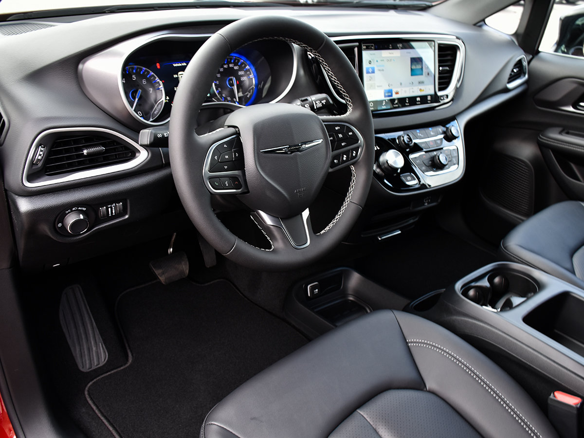 2026 Chrysler Grand Caravan SXT-8
