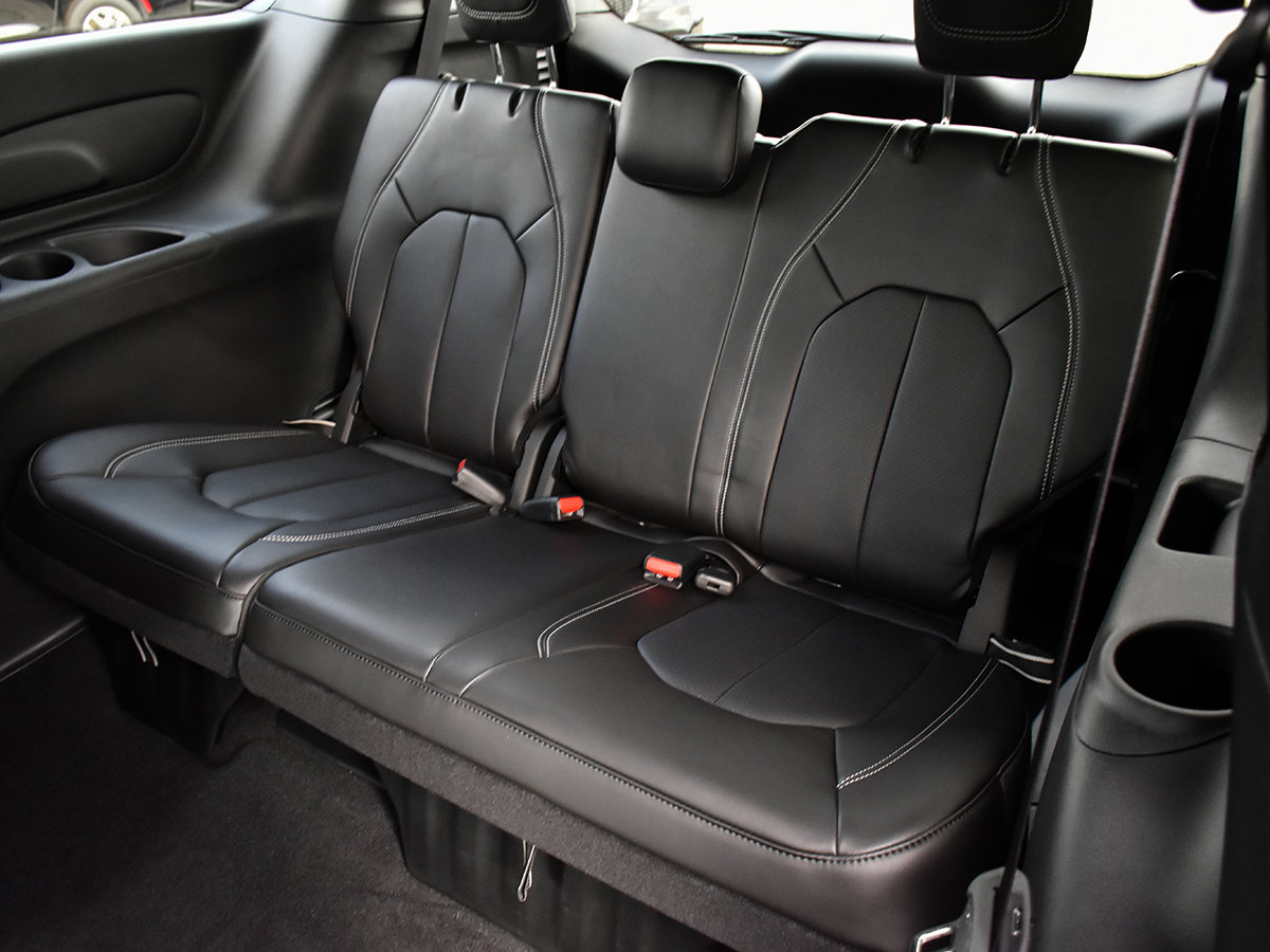 2026 Chrysler Grand Caravan SXT-13
