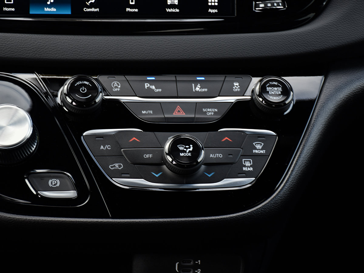 2026 Chrysler Grand Caravan SXT-18
