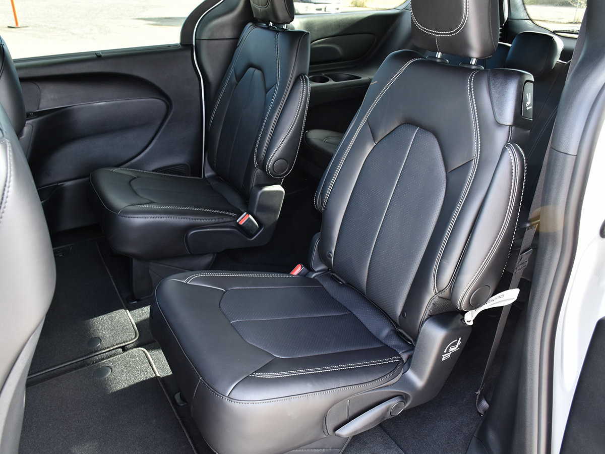2026 Chrysler Grand Caravan SXT-13