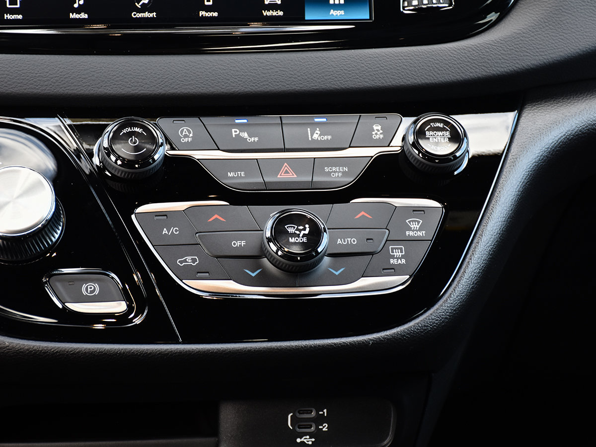 2026 Chrysler Grand Caravan SXT-19