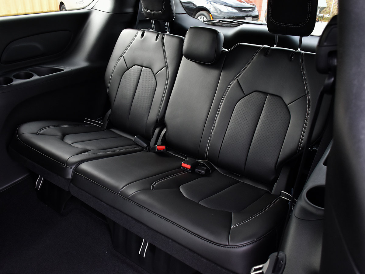 2026 Chrysler Grand Caravan SXT-14