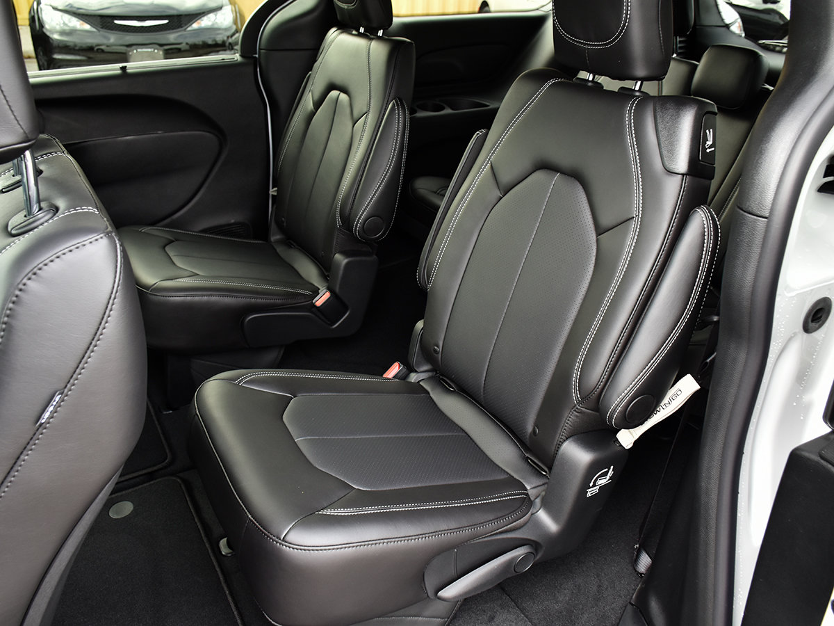 2026 Chrysler Grand Caravan SXT-13