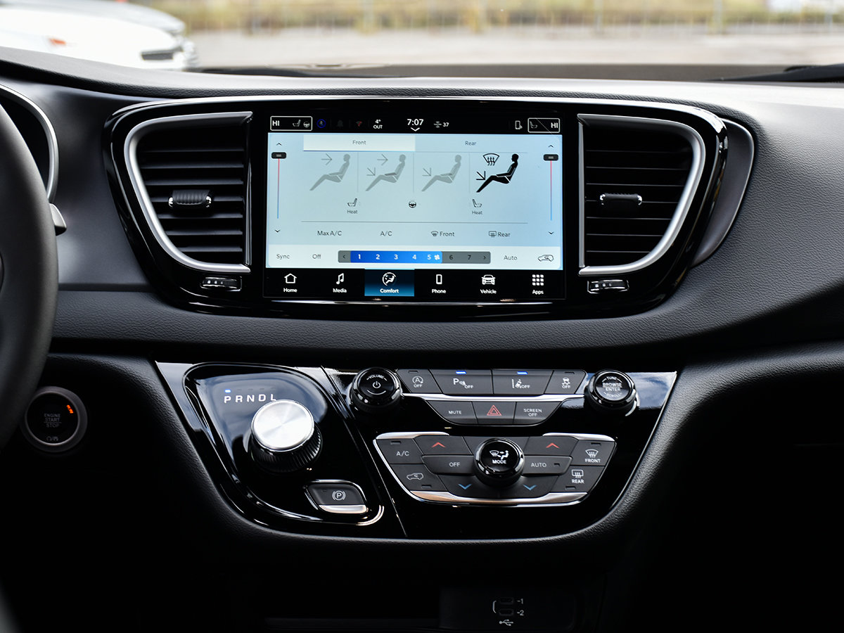 2026 Chrysler Grand Caravan SXT-17