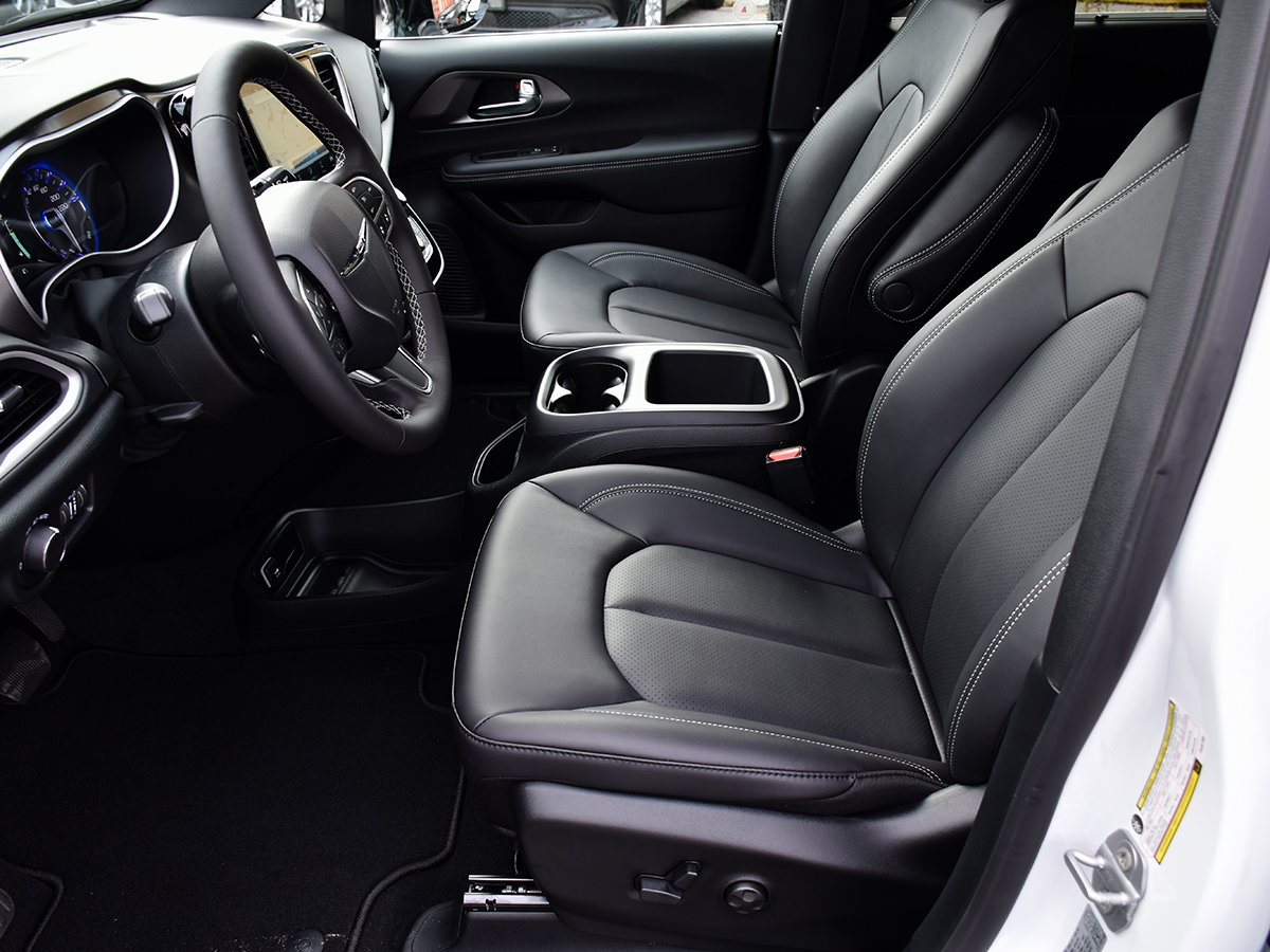 2026 Chrysler Grand Caravan SXT-10