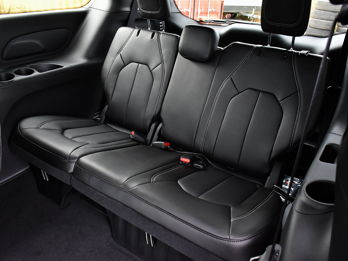 2026 Chrysler Grand Caravan SXT-14