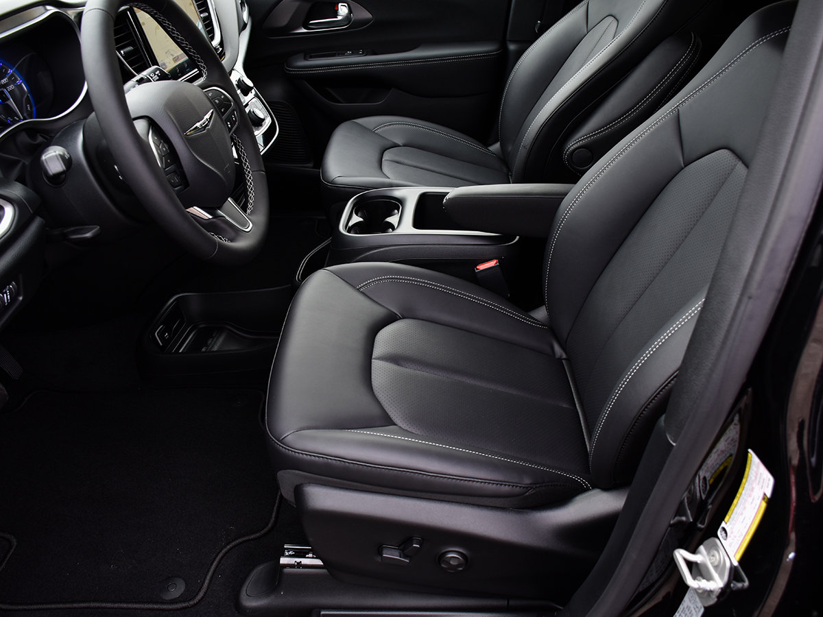 2026 Chrysler Grand Caravan SXT-10