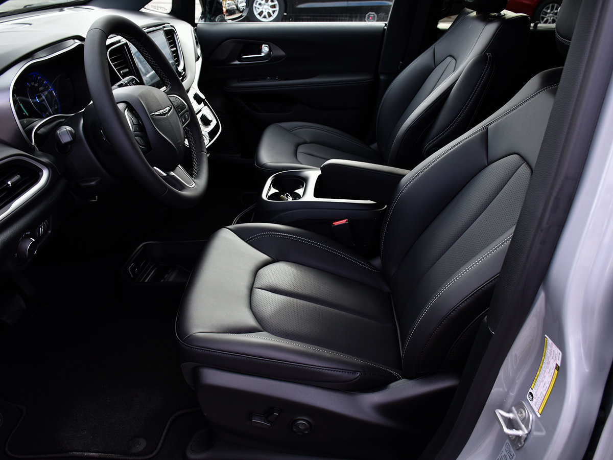 2026 Chrysler Grand Caravan SXT-10