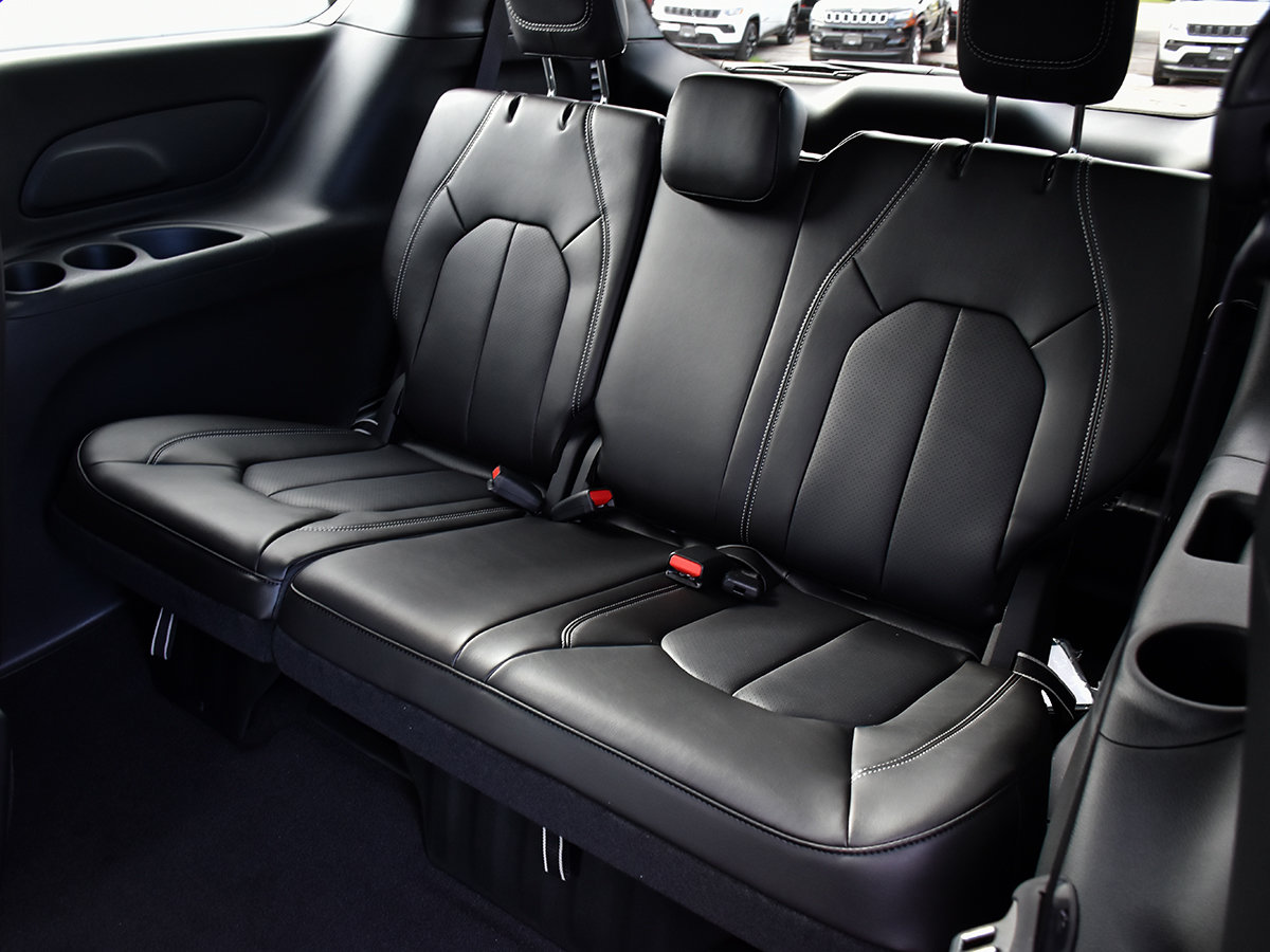 2026 Chrysler Grand Caravan SXT-14
