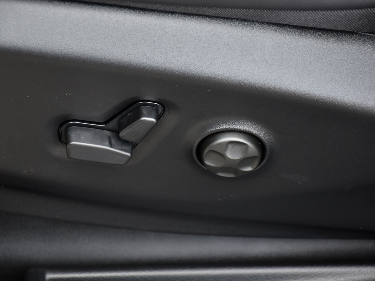 2026 Chrysler Grand Caravan SXT-12