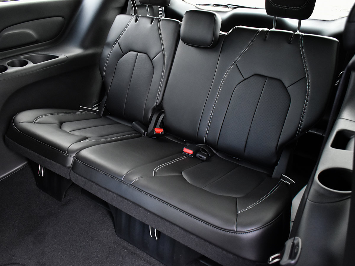 2026 Chrysler Grand Caravan SXT-14