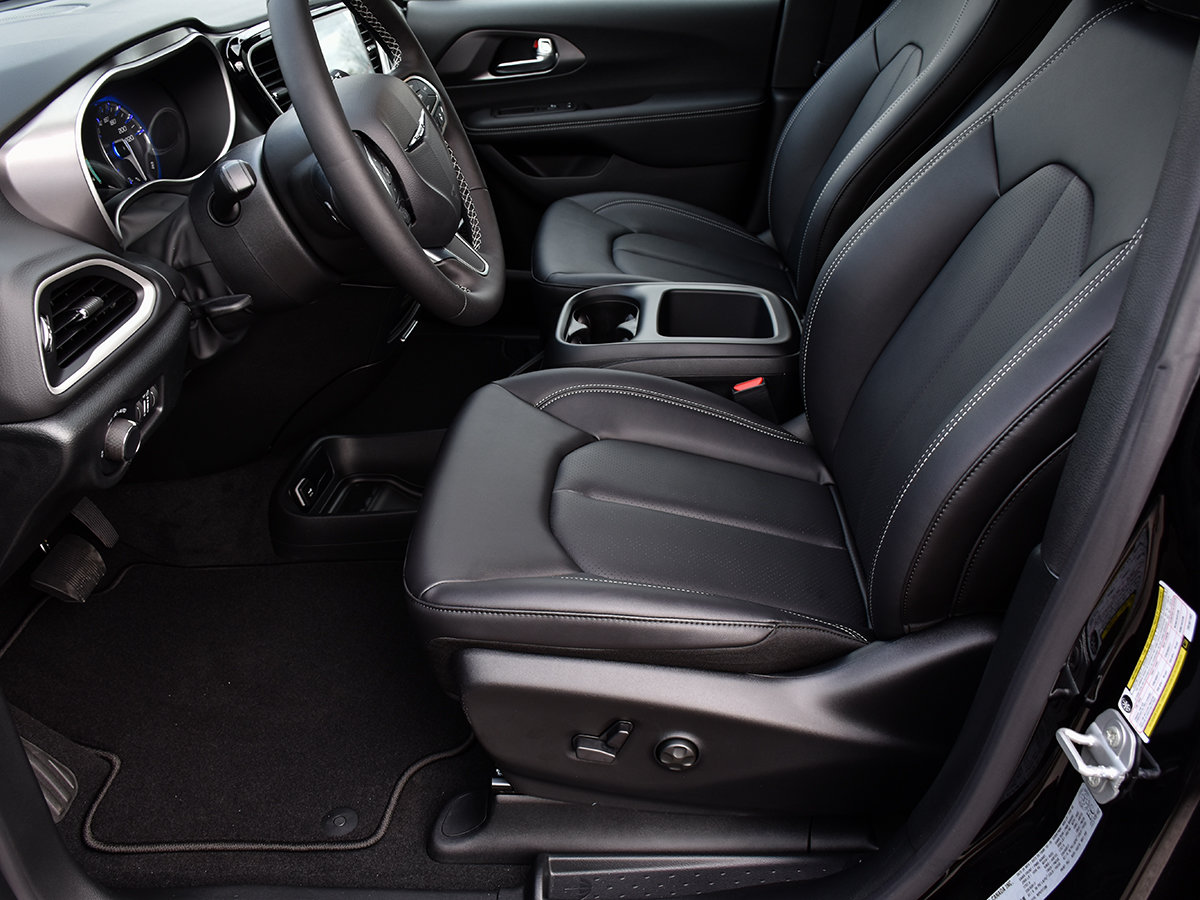 2026 Chrysler Grand Caravan SXT-10