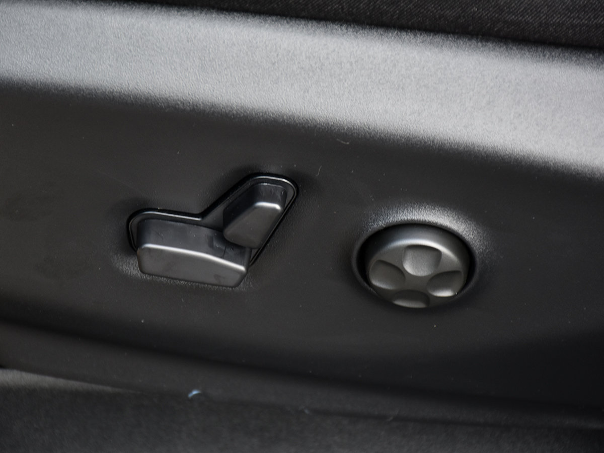 2026 Chrysler Grand Caravan SXT-12