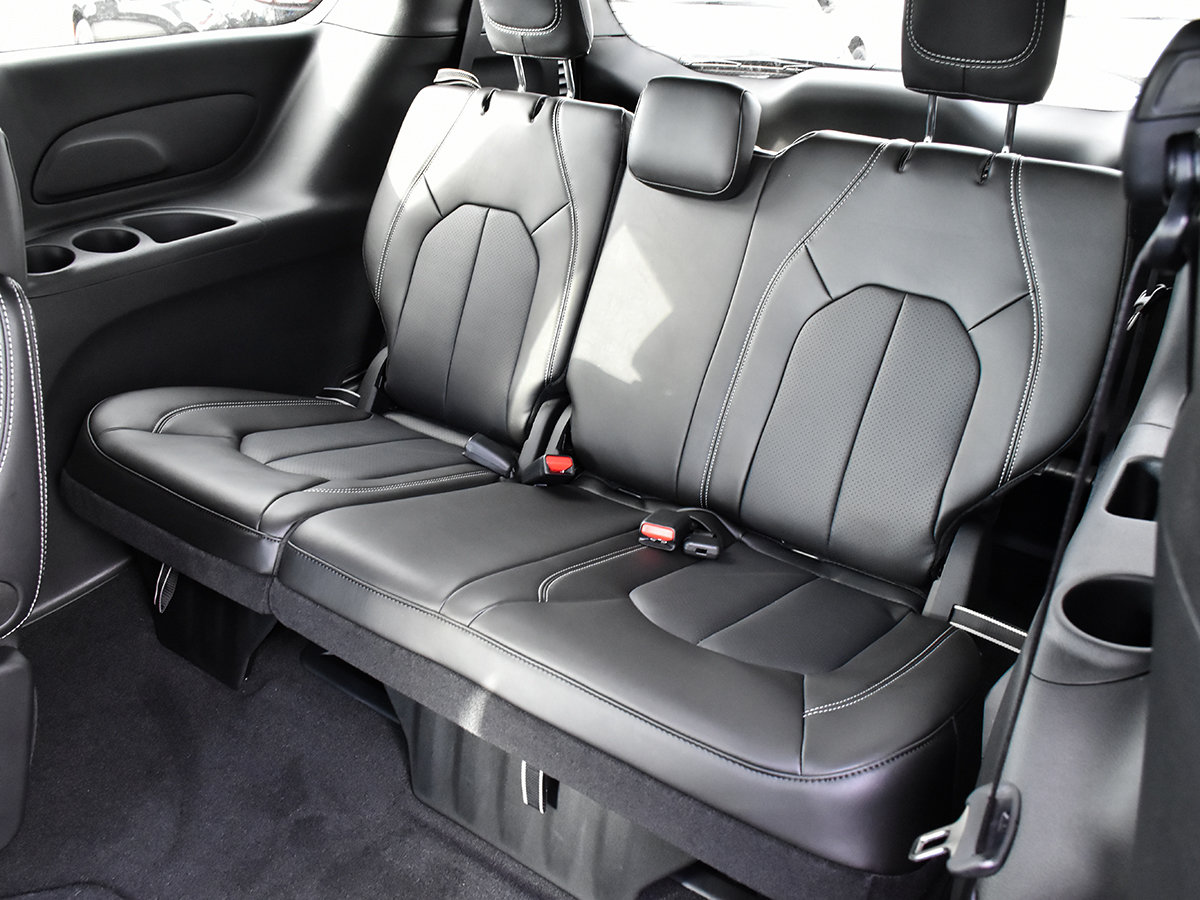 2026 Chrysler Grand Caravan SXT-14