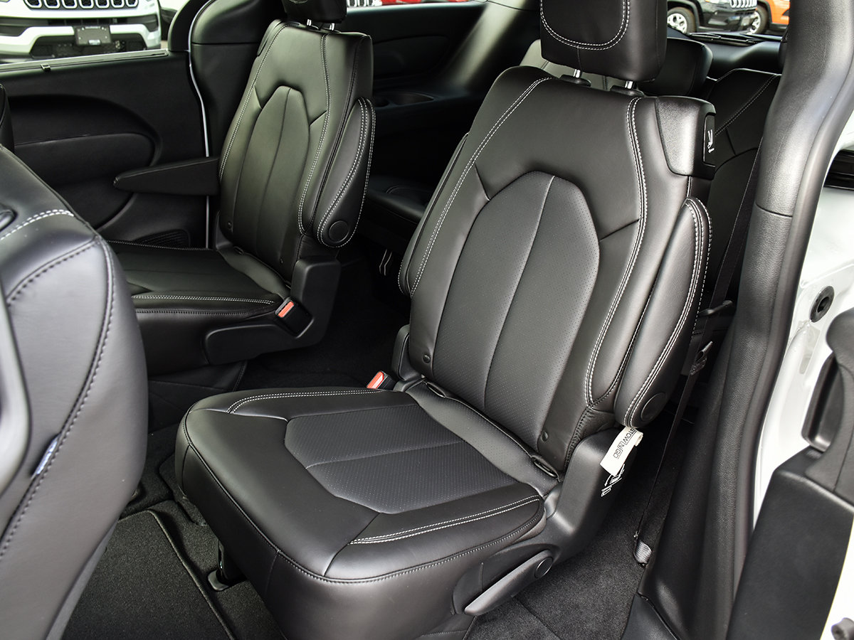 2026 Chrysler Pacifica SELECT-14