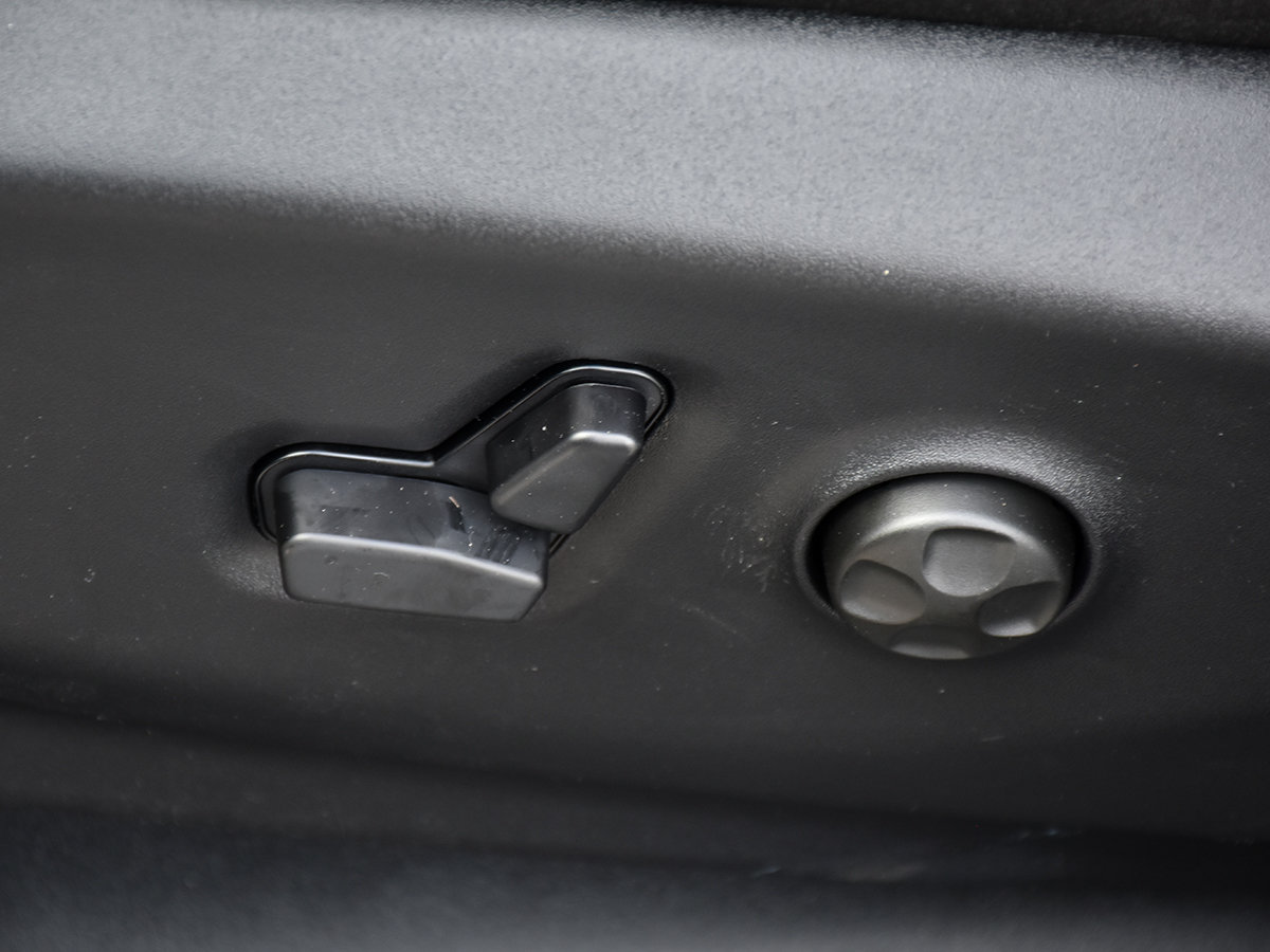 2026 Chrysler Pacifica SELECT-13