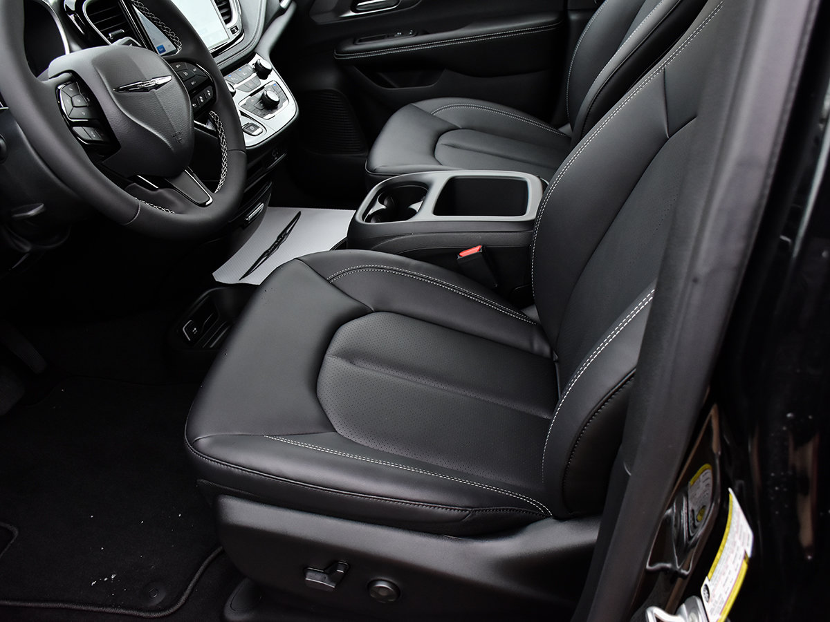 2026 Chrysler Pacifica SELECT AWD-9