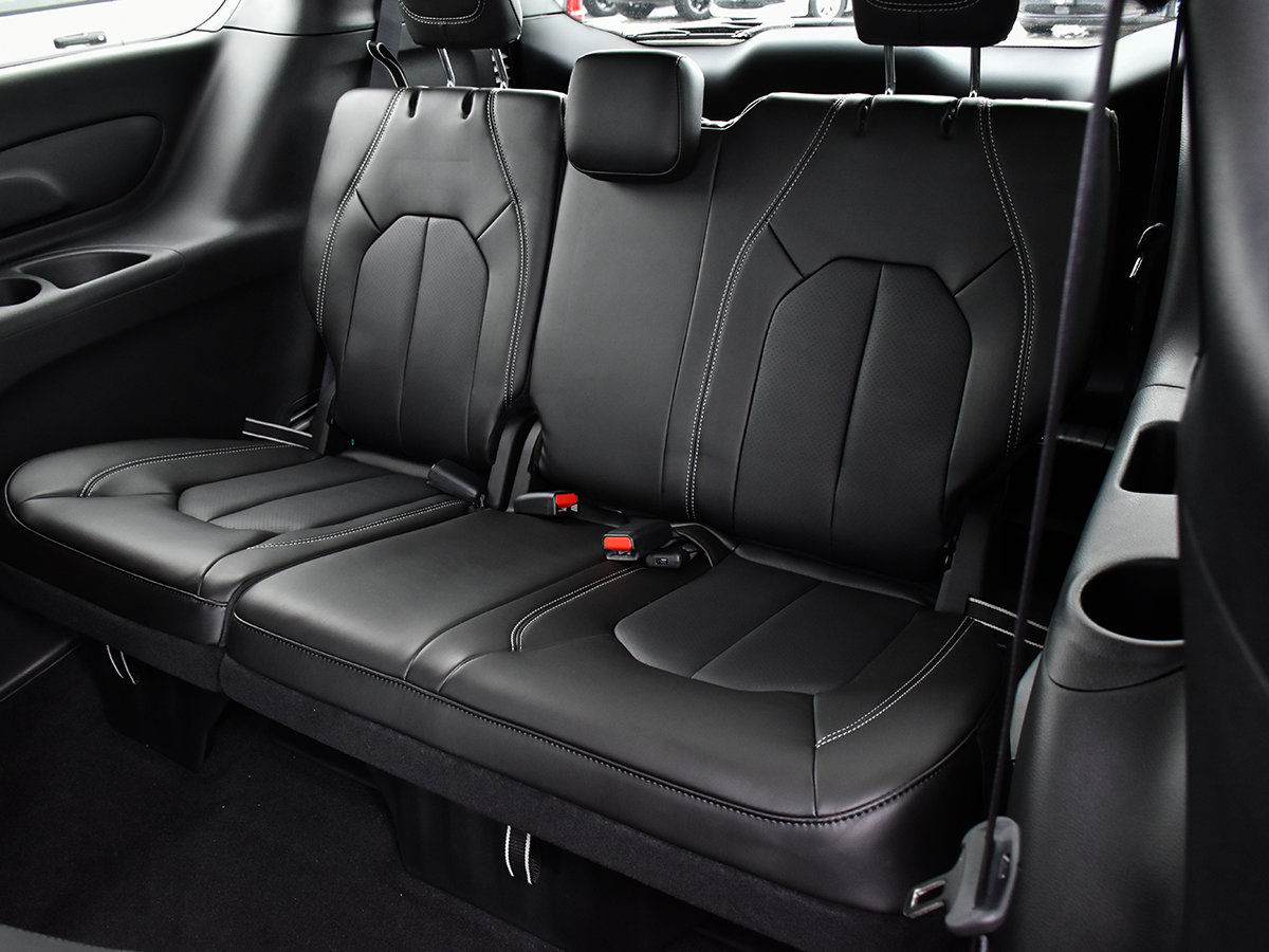 2026 Chrysler Pacifica SELECT AWD-13