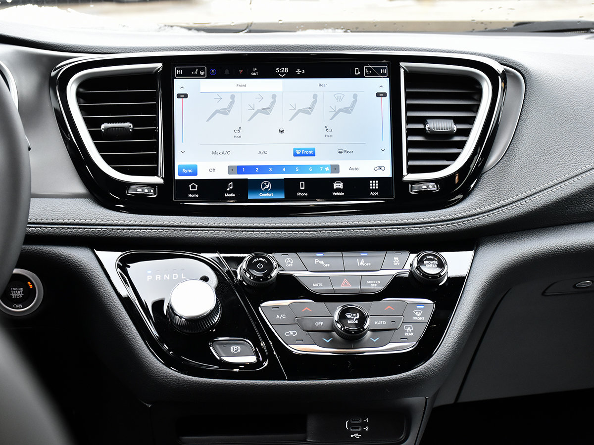 2026 Chrysler Pacifica SELECT AWD-16