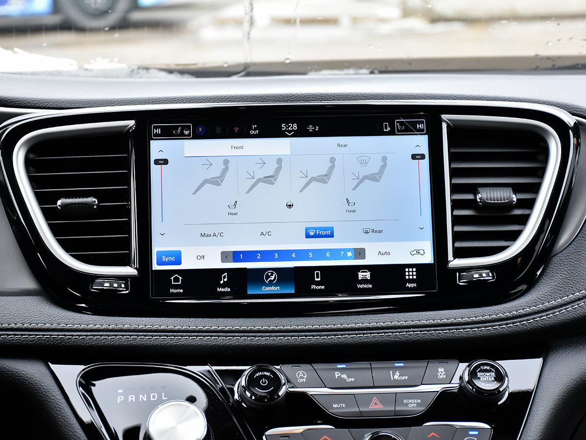 2026 Chrysler Pacifica SELECT AWD-17