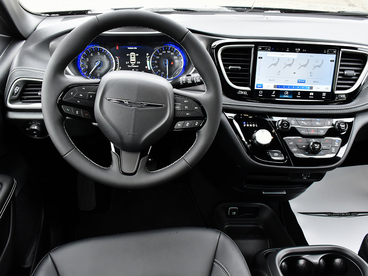 2026 Chrysler Pacifica SELECT AWD-14