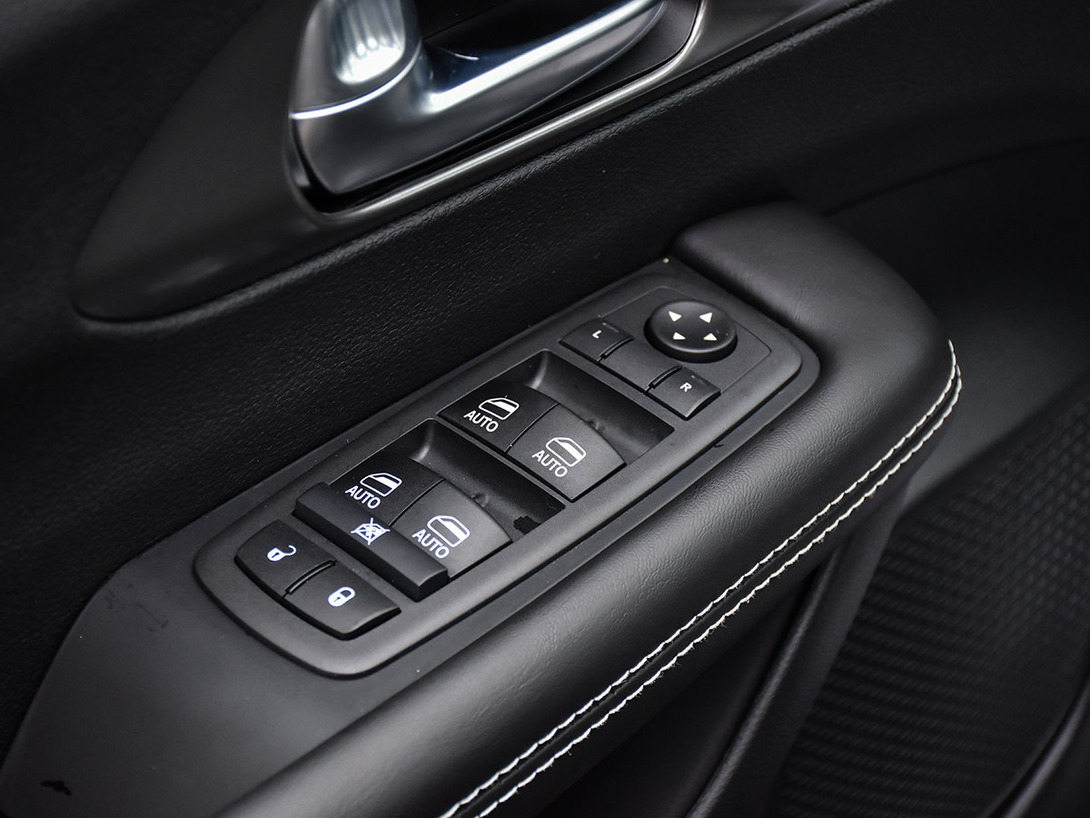 2026 Chrysler Pacifica SELECT AWD-10