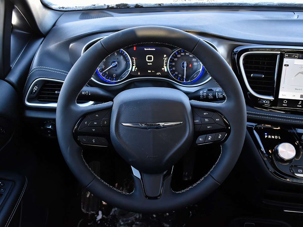 2026 Chrysler Pacifica SELECT AWD-15