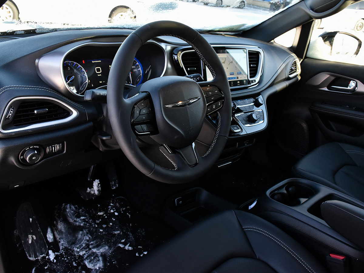 2026 Chrysler Pacifica SELECT AWD-8