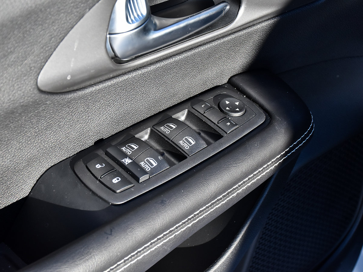 2026 Chrysler Pacifica SELECT AWD-11