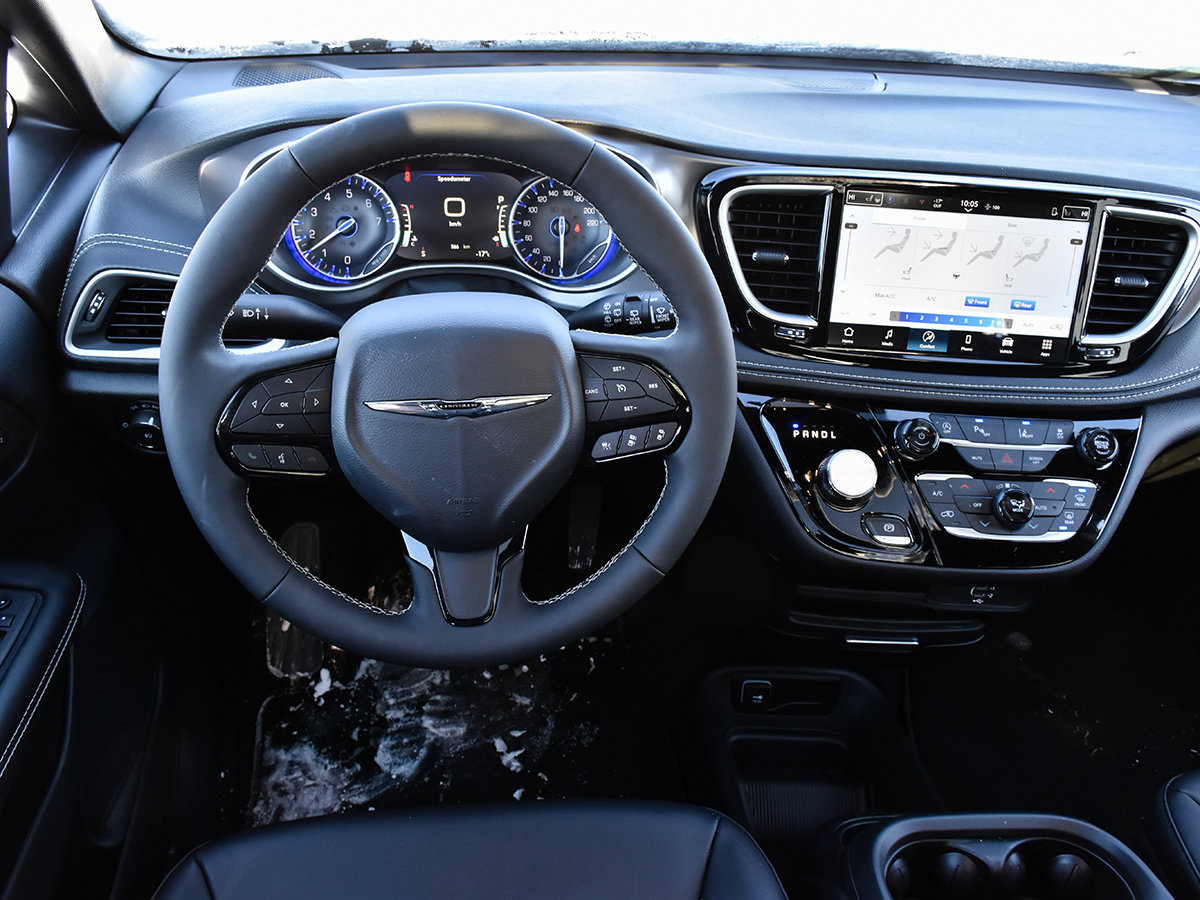 2026 Chrysler Pacifica SELECT AWD-14