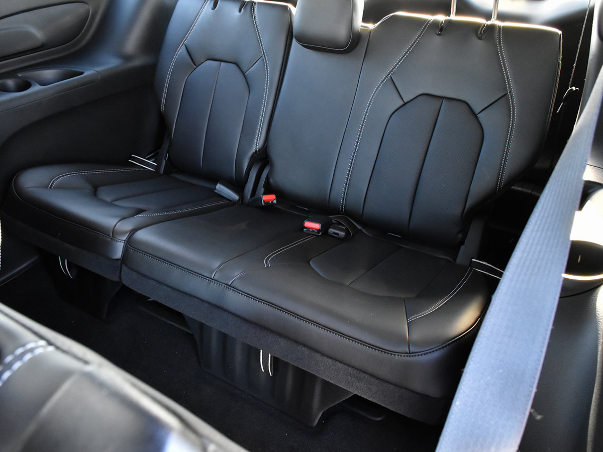 2026 Chrysler Pacifica SELECT AWD-13