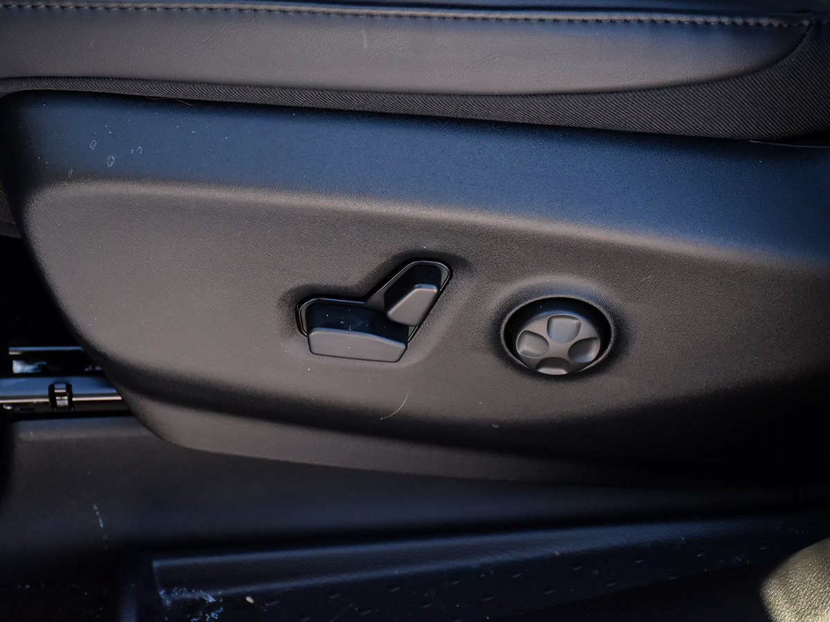 2026 Chrysler Pacifica SELECT AWD-10