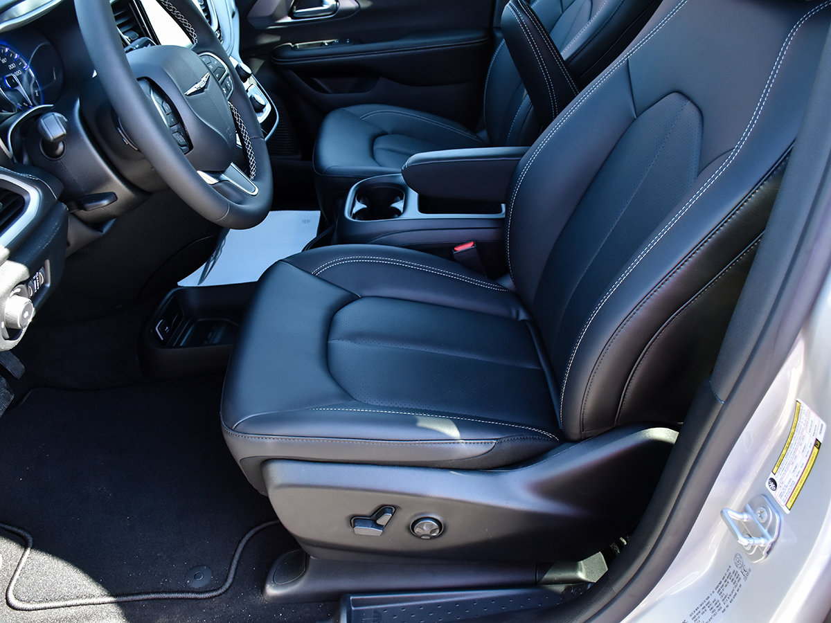 2026 Chrysler Pacifica SELECT-10