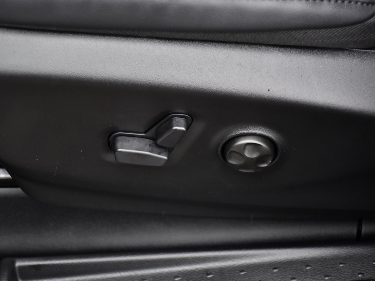 2026 Chrysler Pacifica SELECT-12