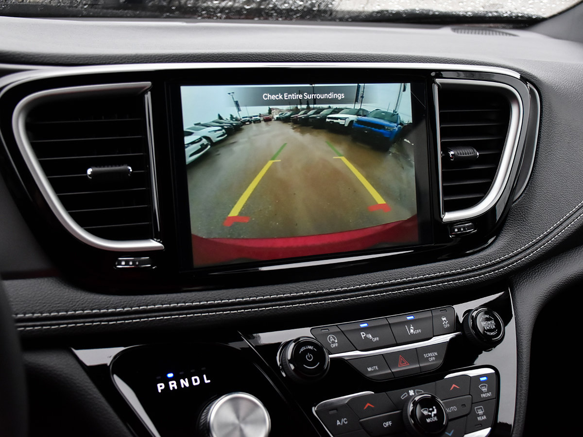 2026 Chrysler Pacifica SELECT-24
