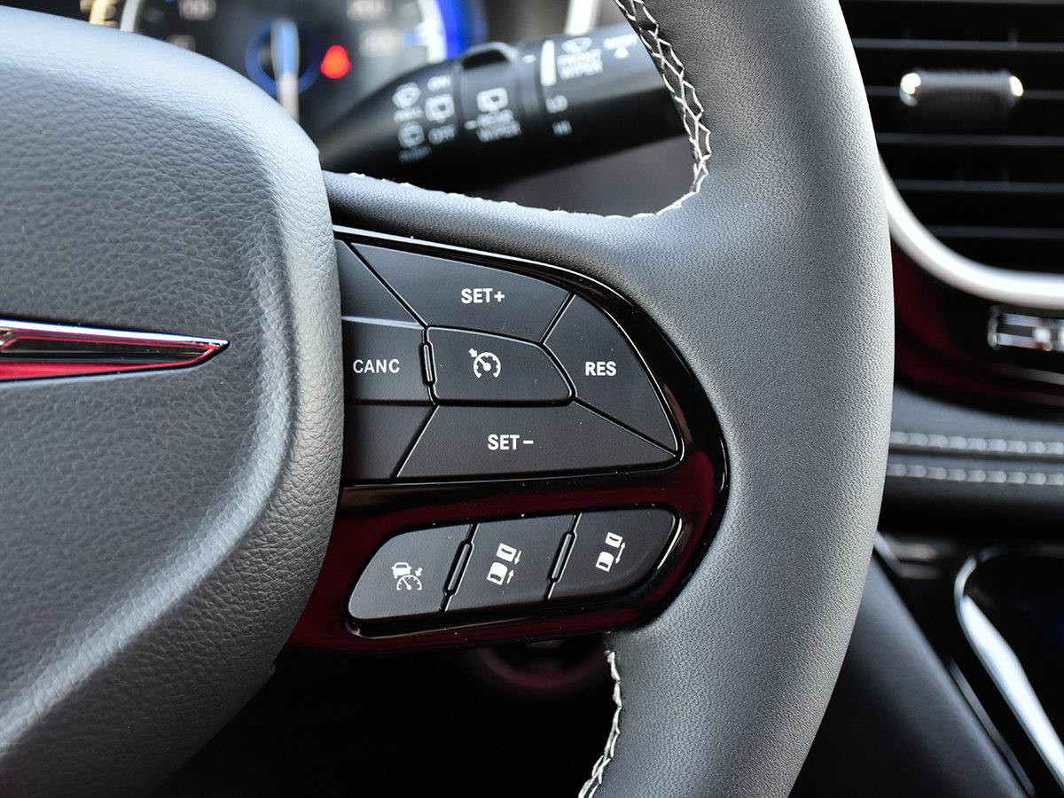 2026 Chrysler Pacifica SELECT-24