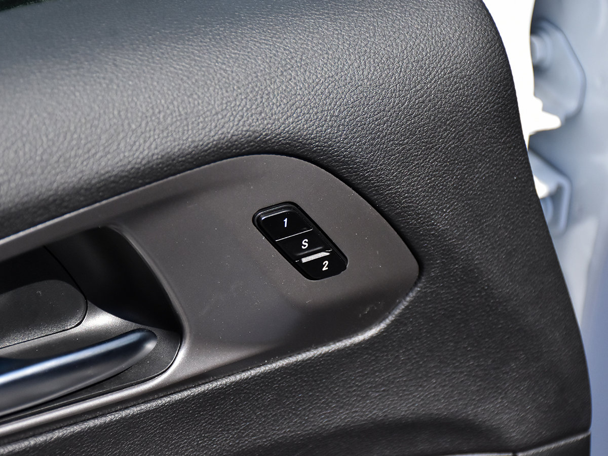2026 Chrysler Pacifica SELECT-13