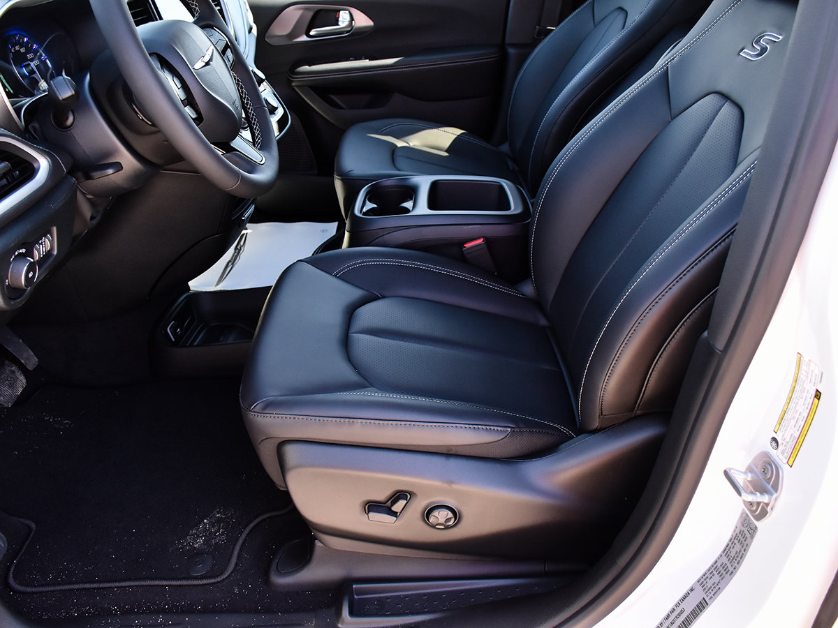 2026 Chrysler Pacifica SELECT-10