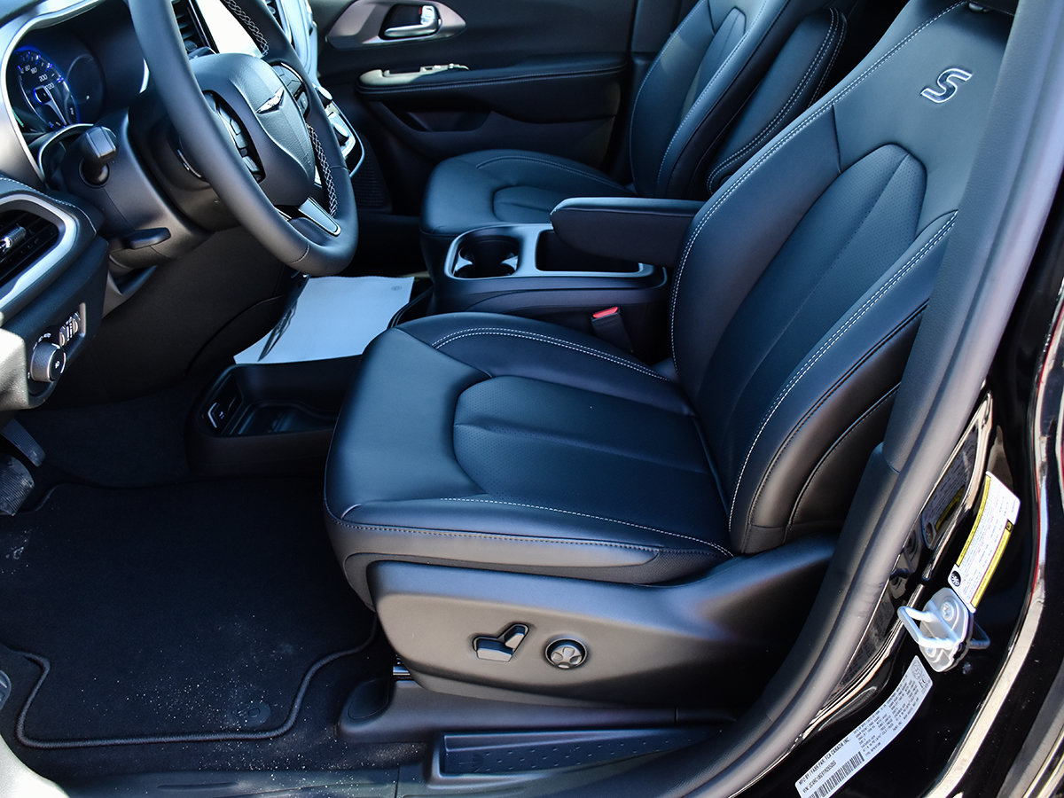 2026 Chrysler Pacifica SELECT-10