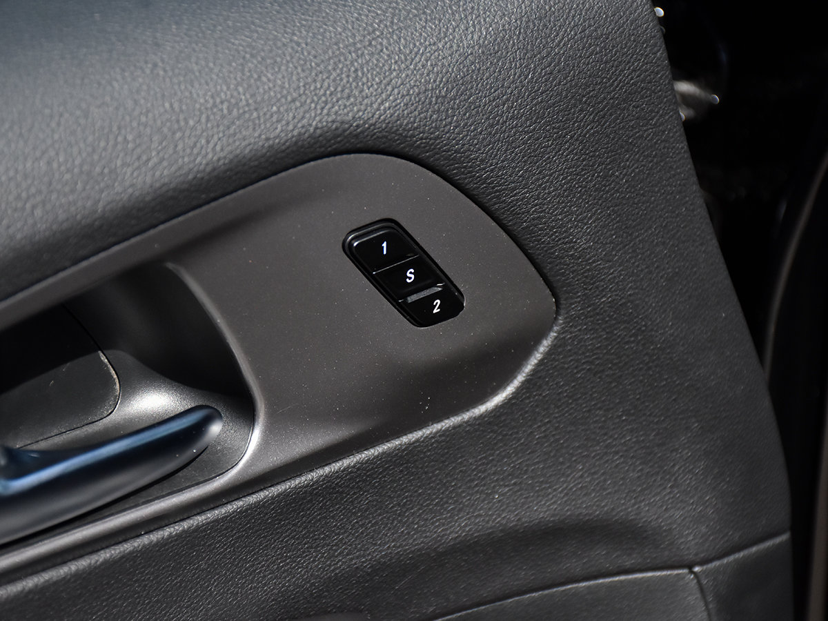 2026 Chrysler Pacifica SELECT-13