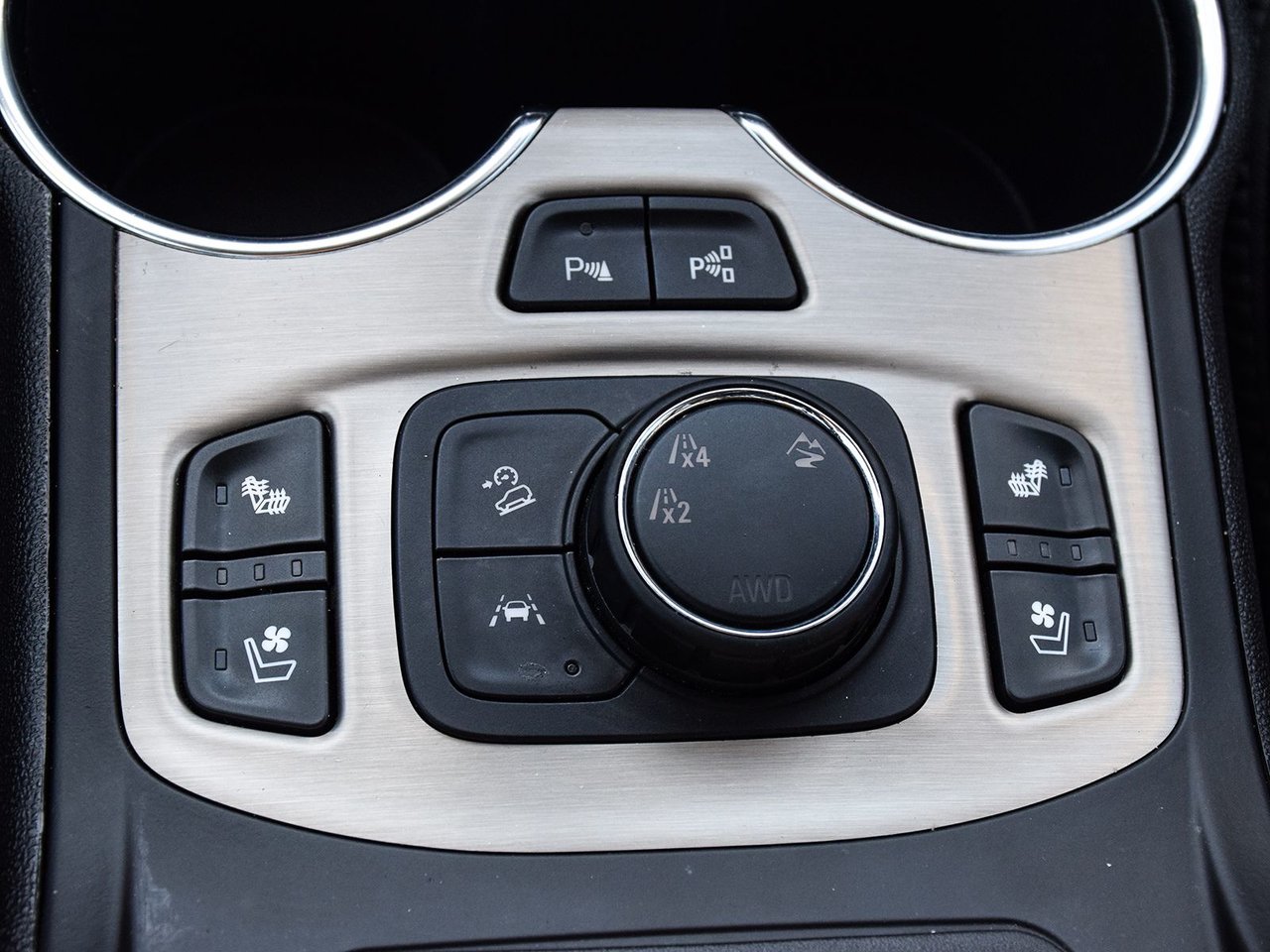 2024 GMC Terrain Denali-26