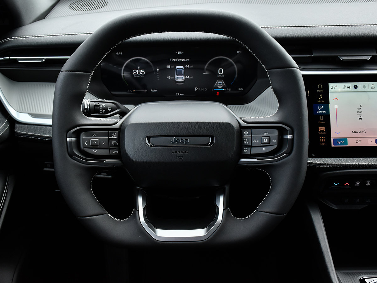 2026 Jeep Cherokee LAREDO-15