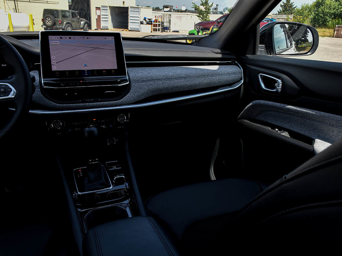 2025 Jeep Compass NORTH-19