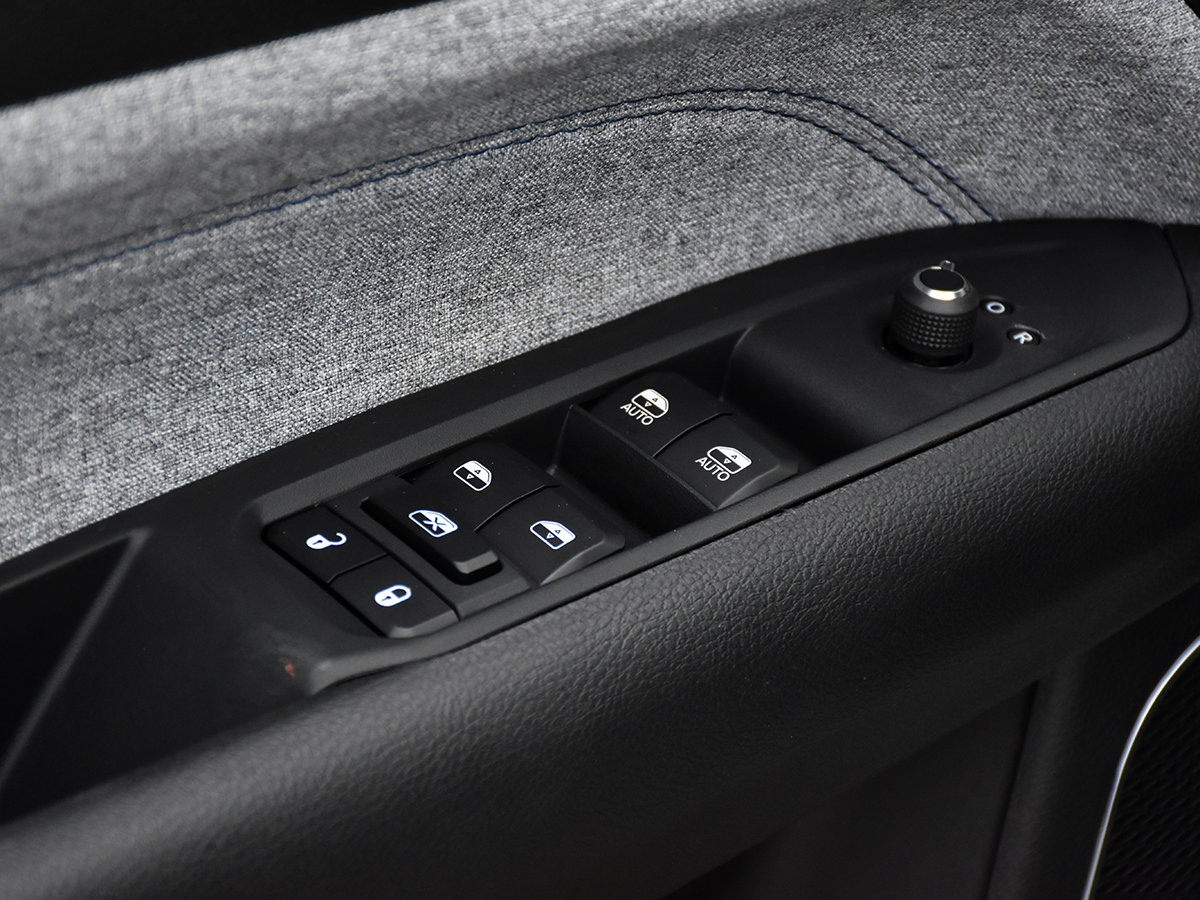 2025 Jeep Compass SPORT-9