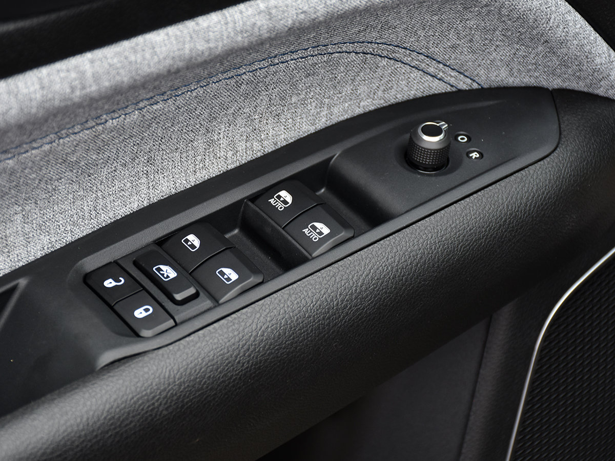 2026 Jeep Compass SPORT-12