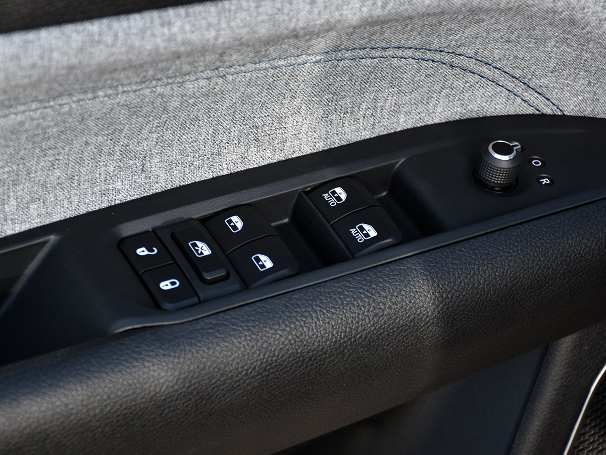 2026 Jeep Compass NORTH-11